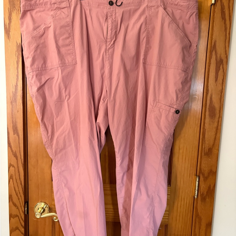 Liz Claiborne Valerie Cropped Pant